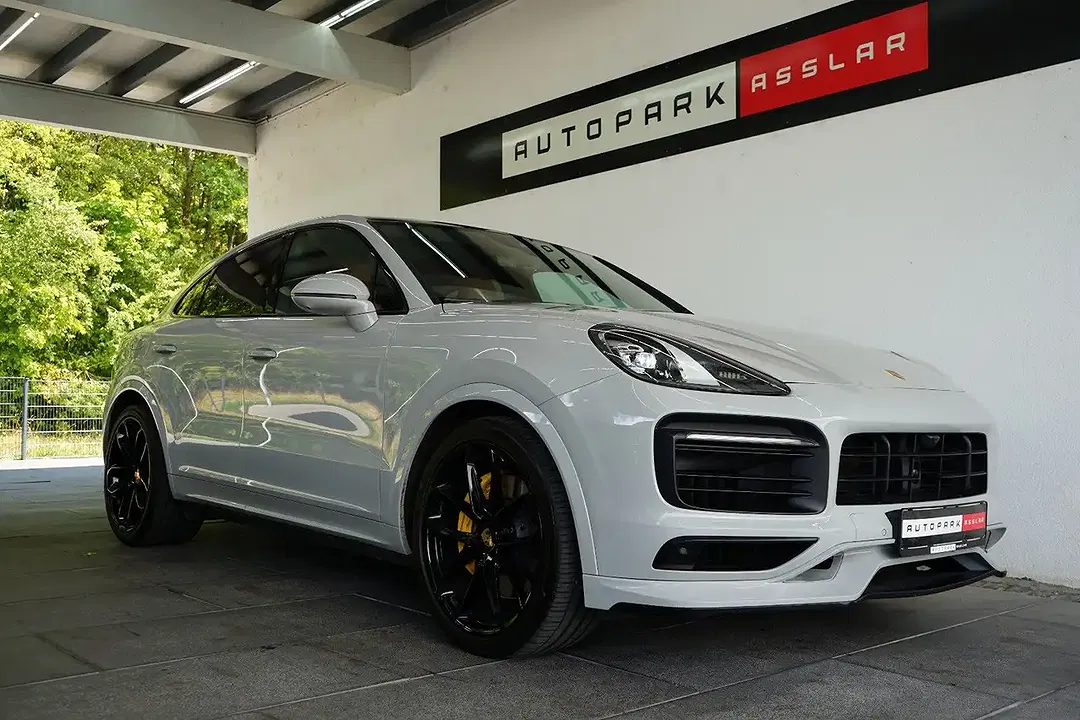 Porsche Cayenne - Thumbnail 2