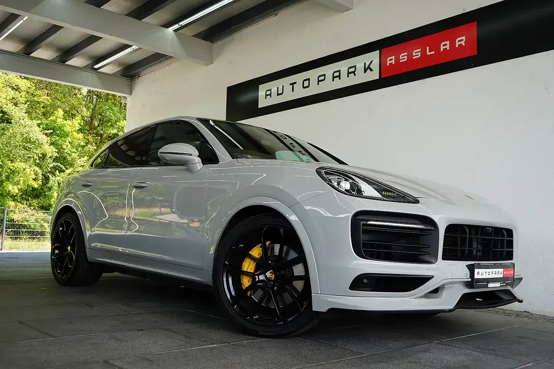 Porsche Cayenne - Thumbnail 6