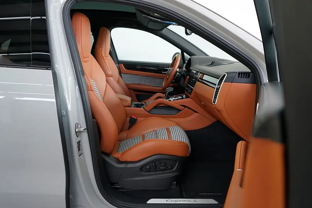 Porsche Cayenne - Thumbnail 7