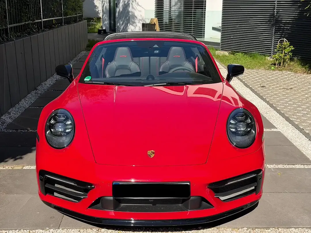 Porsche 992 - Thumbnail 1