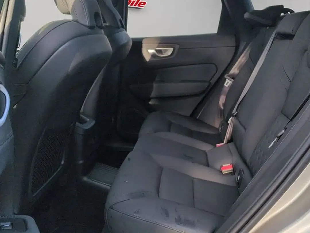 Volvo XC60 - Thumbnail 9