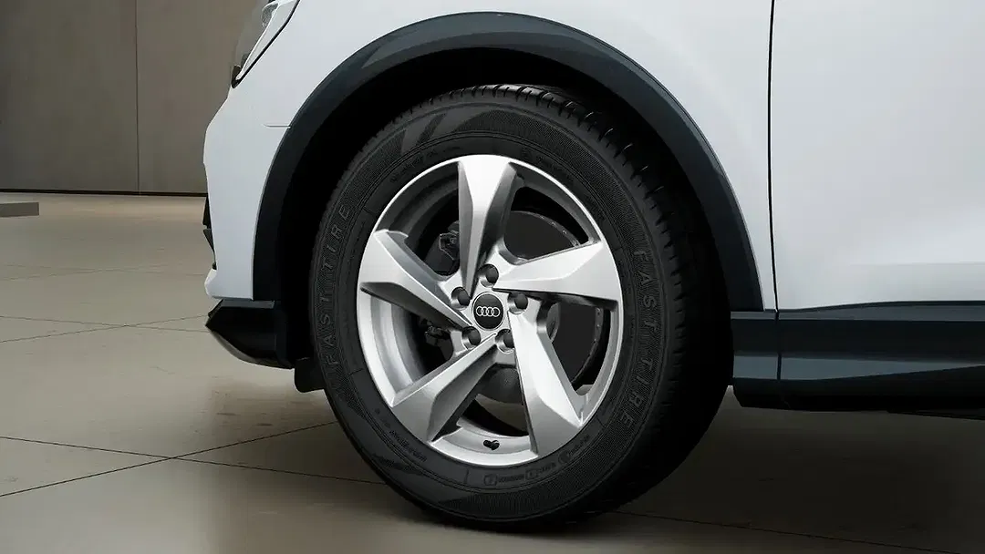 Audi Q3 - Thumbnail 5