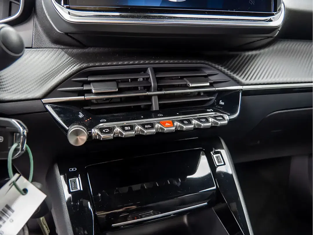 Peugeot 2008 - Thumbnail 6