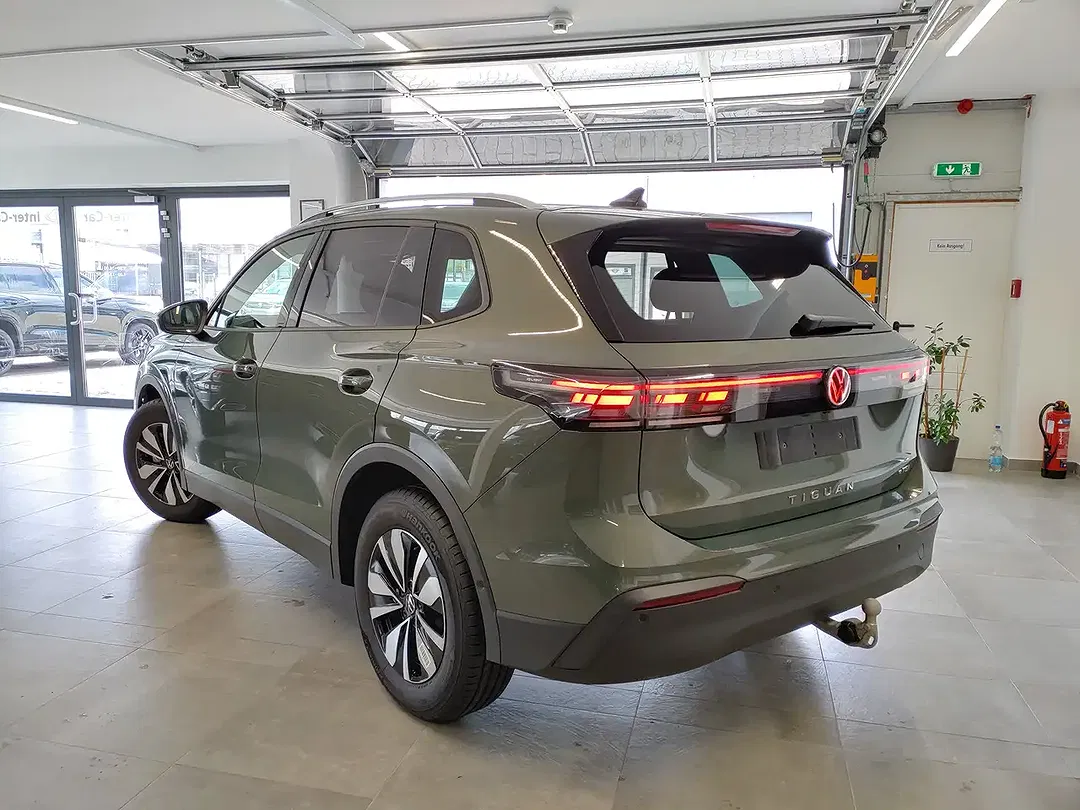 Volkswagen Tiguan - Thumbnail 5