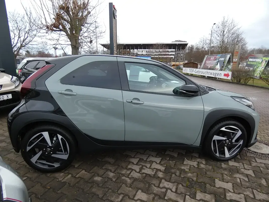 Toyota Aygo X - Thumbnail 5