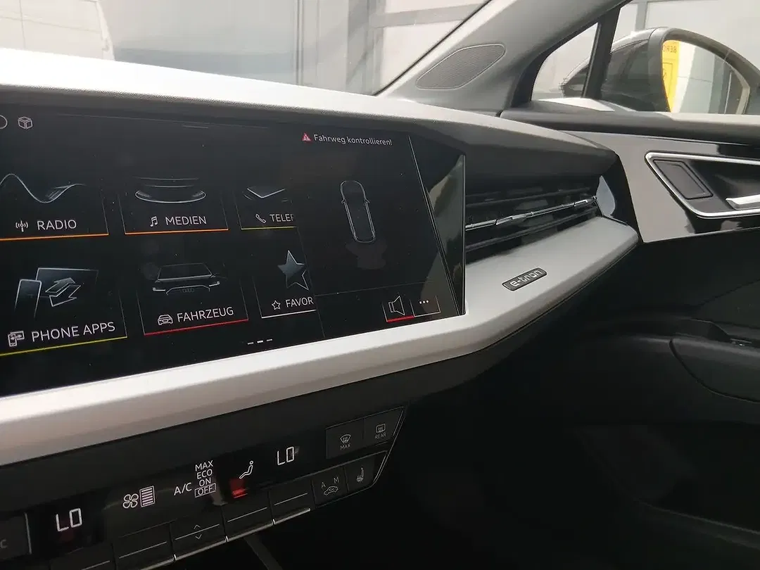 Audi Q4 e-tron - Thumbnail 16