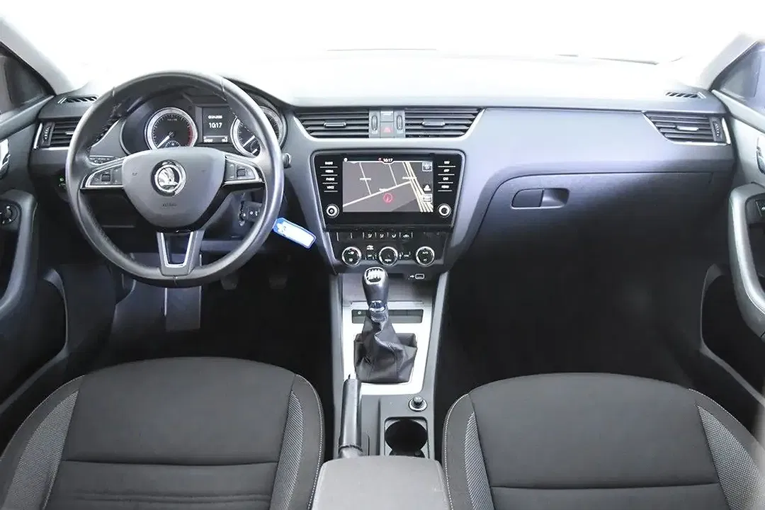 Skoda Octavia Combi - foto 2