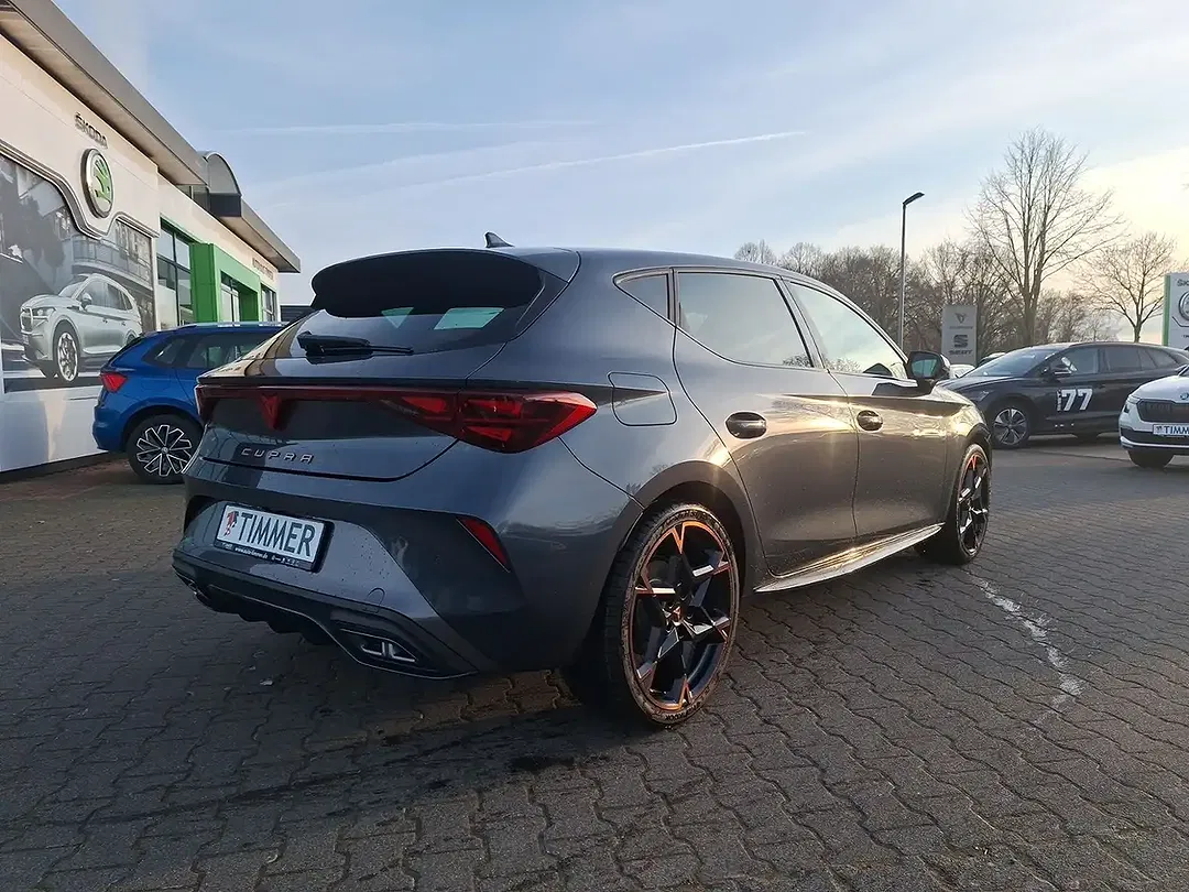 CUPRA Leon - Thumbnail 3