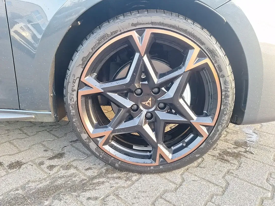 CUPRA Leon - Thumbnail 6