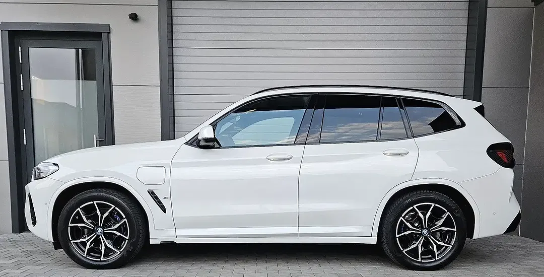 BMW X3 - Thumbnail 6