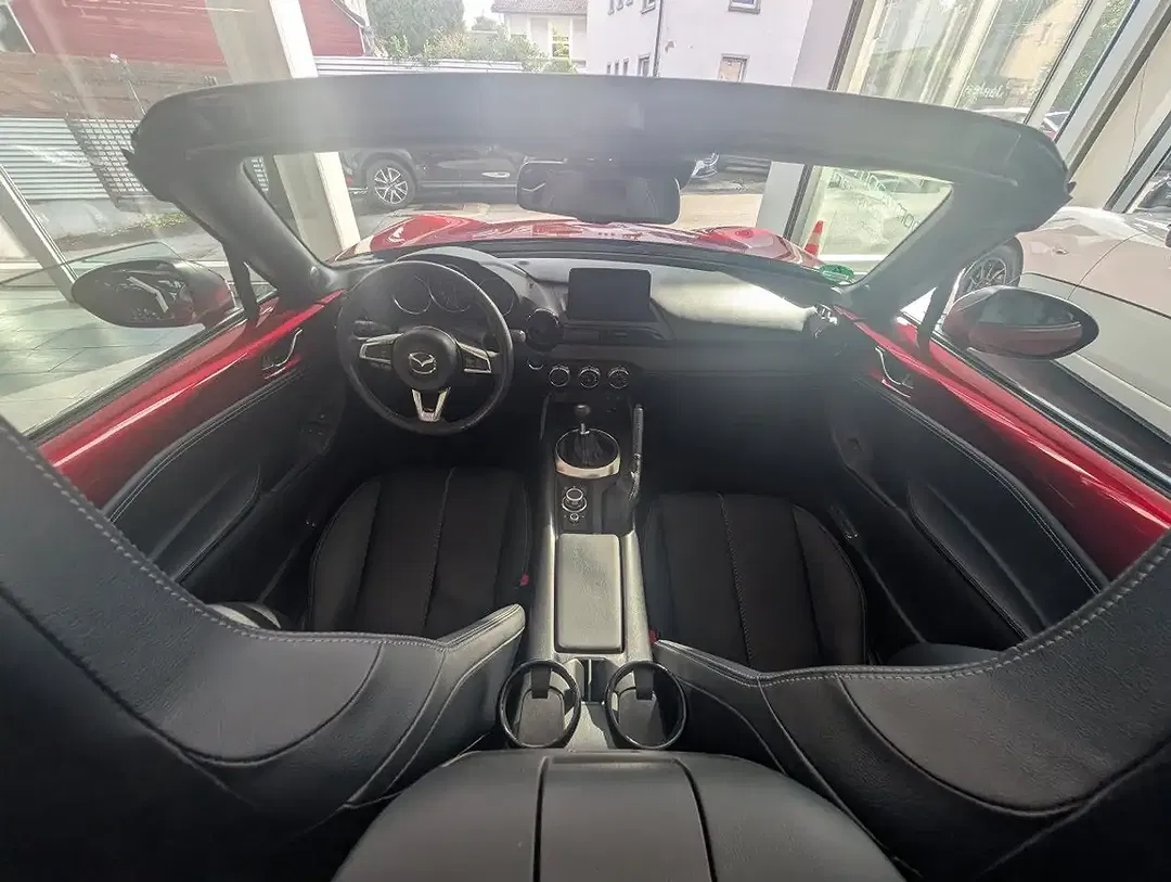 Mazda MX-5 - Thumbnail 4
