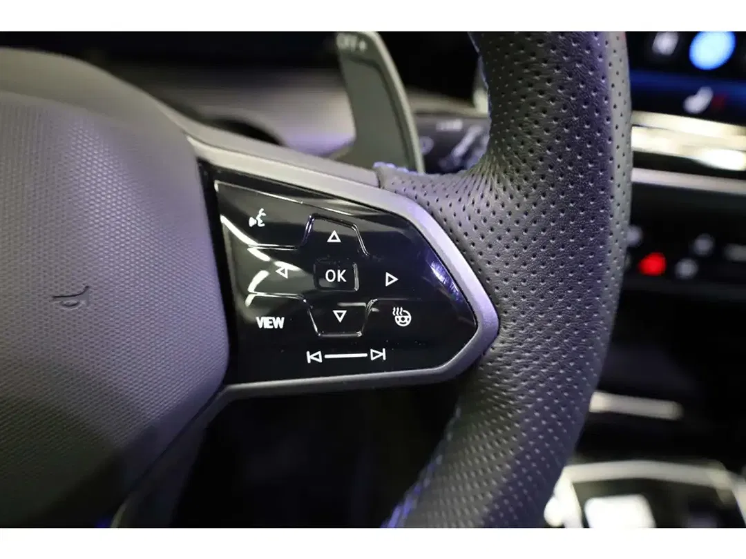 Volkswagen Golf R - Thumbnail 11