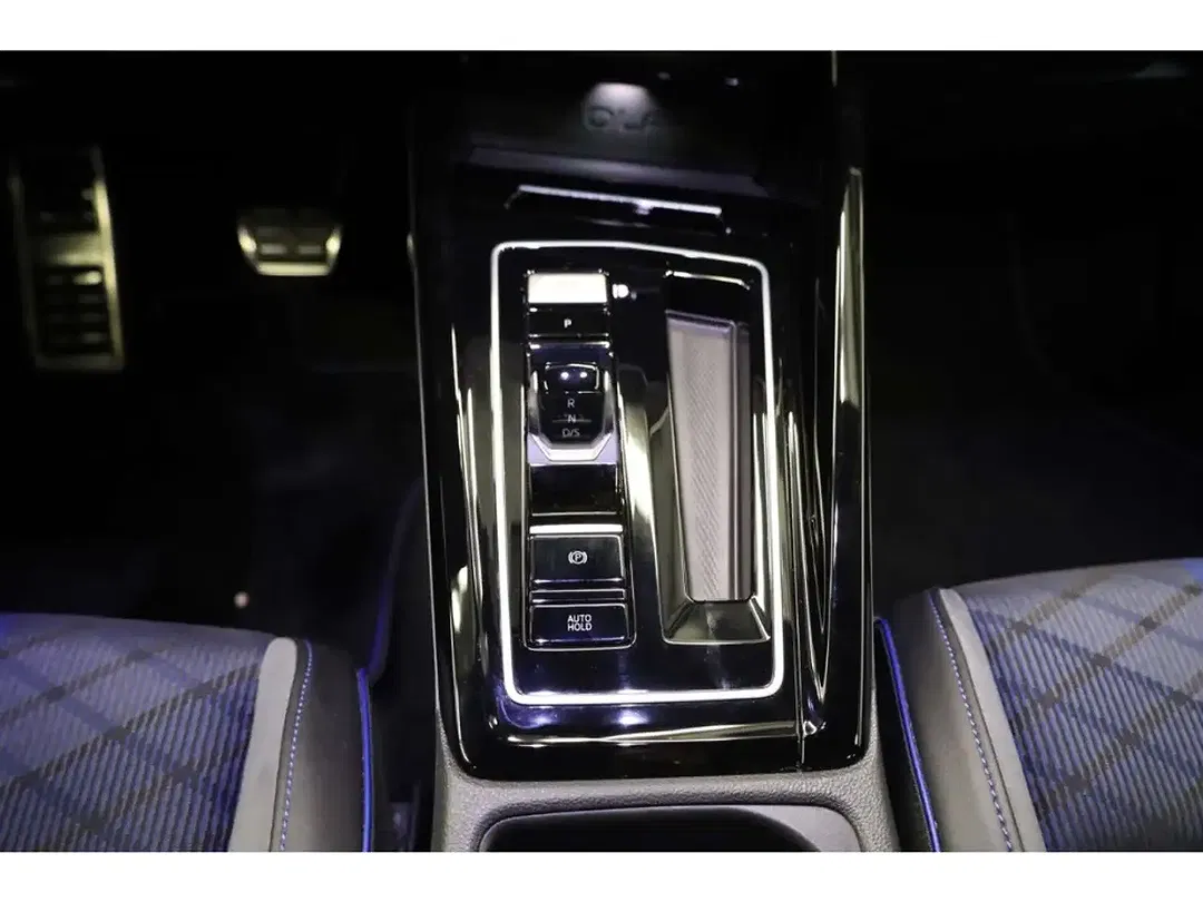 Volkswagen Golf R - Thumbnail 14