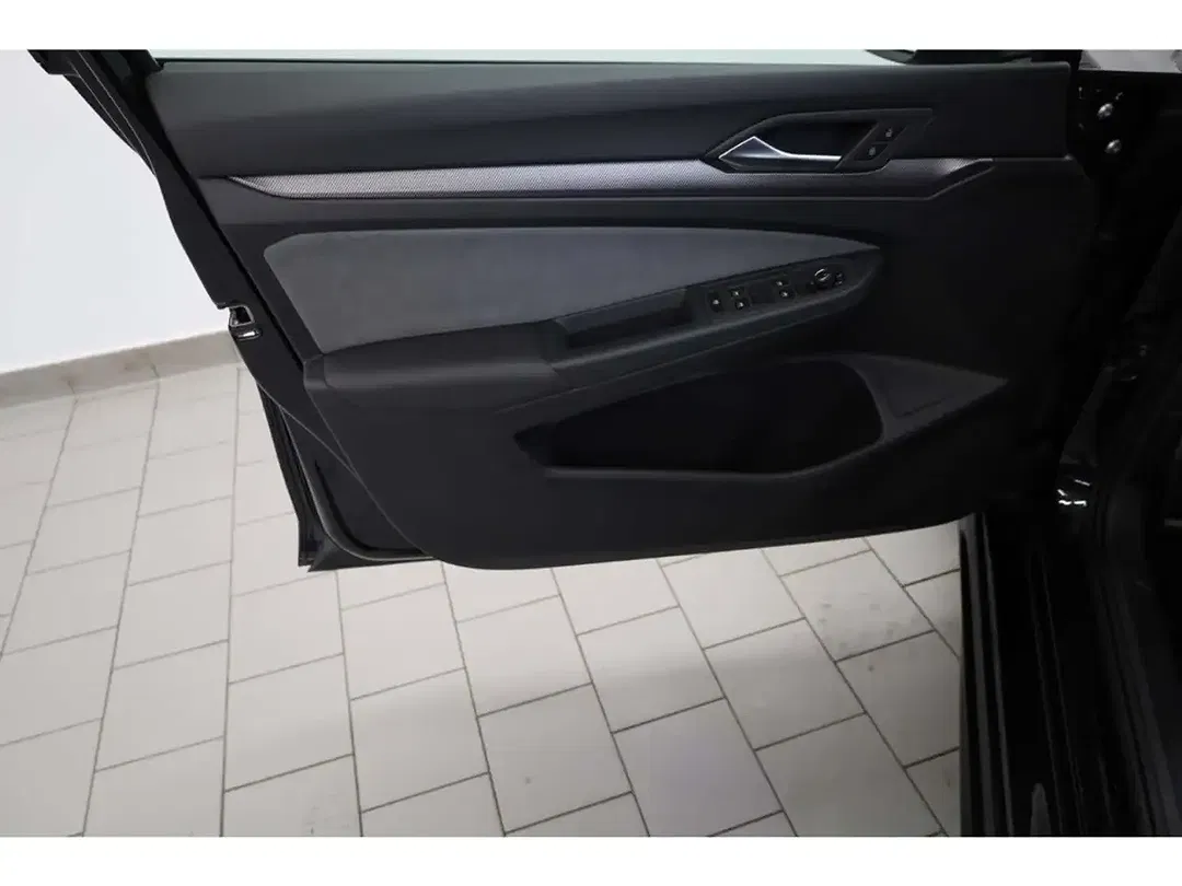 Volkswagen Golf R - Thumbnail 15