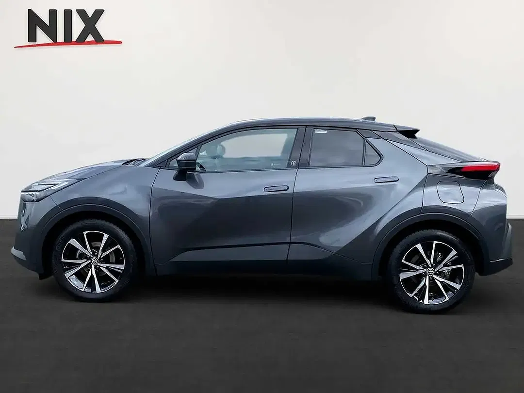 Toyota C-HR - Thumbnail 3