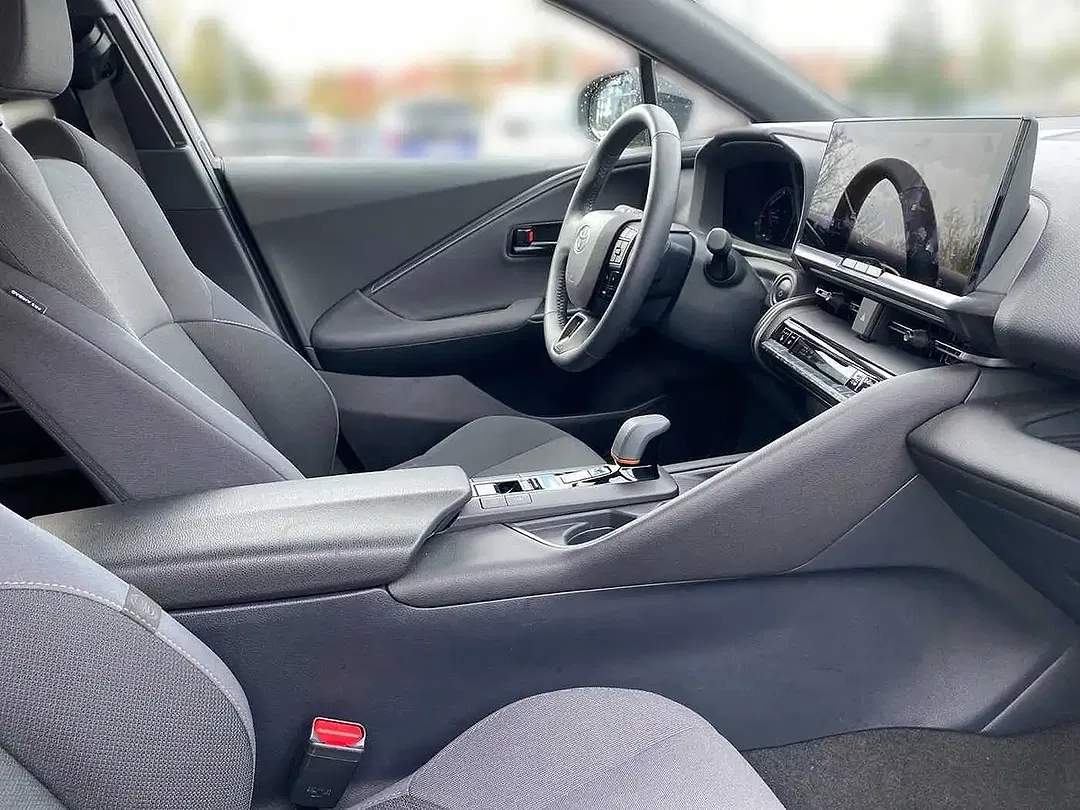 Toyota C-HR - Thumbnail 6