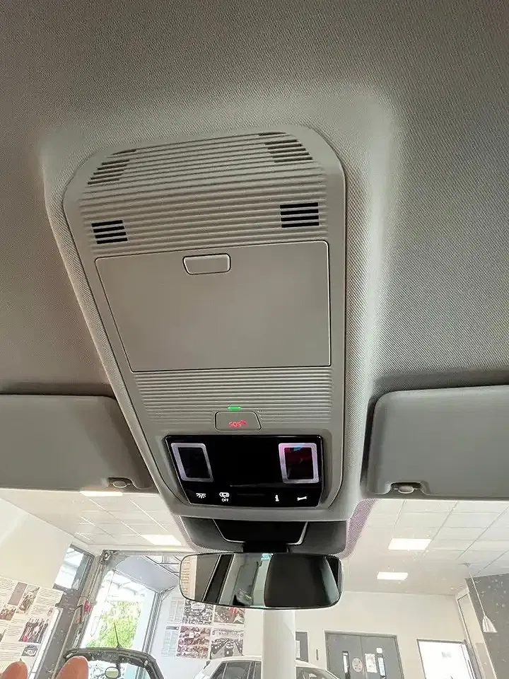 Volkswagen Tiguan - Thumbnail 13