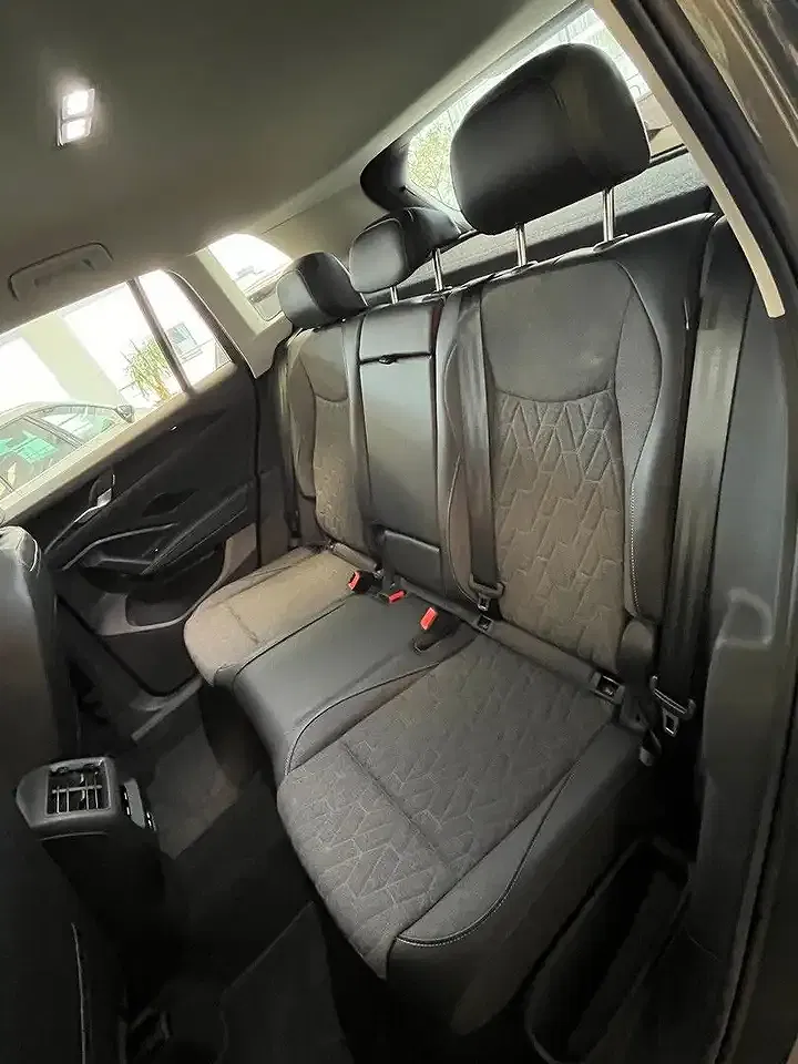 Volkswagen Tiguan - Thumbnail 15