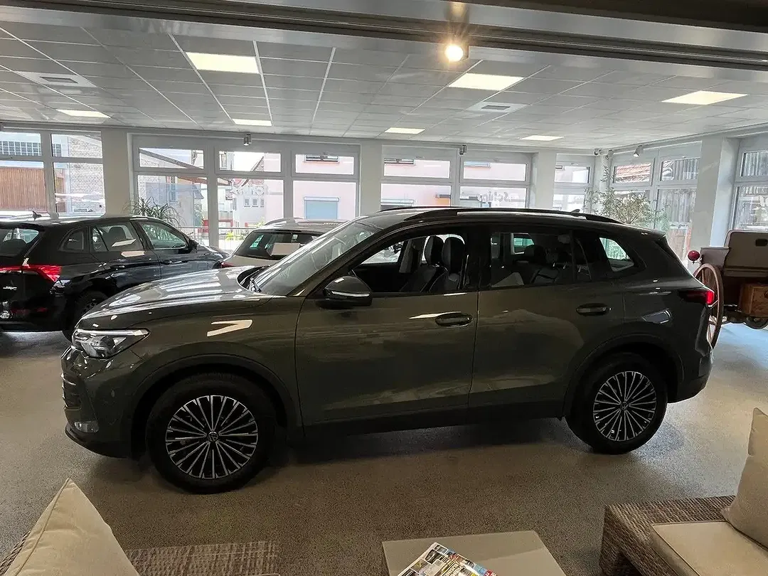 Volkswagen Tiguan - Thumbnail 4