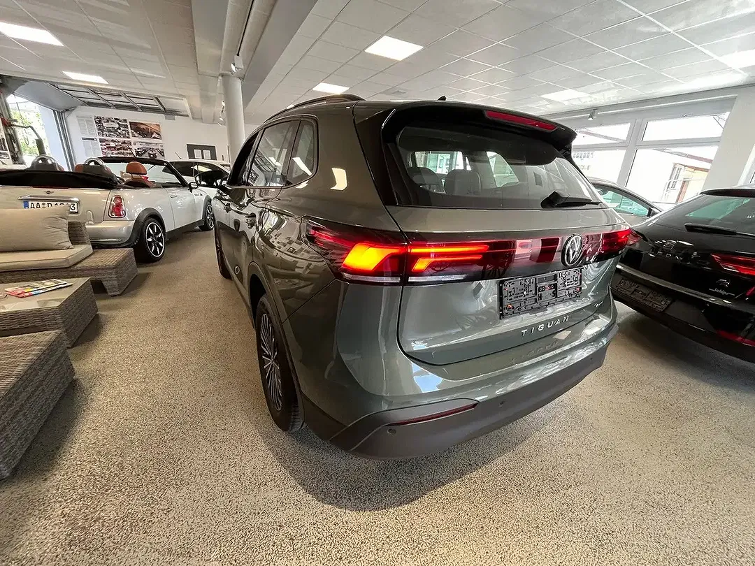 Volkswagen Tiguan - Thumbnail 5