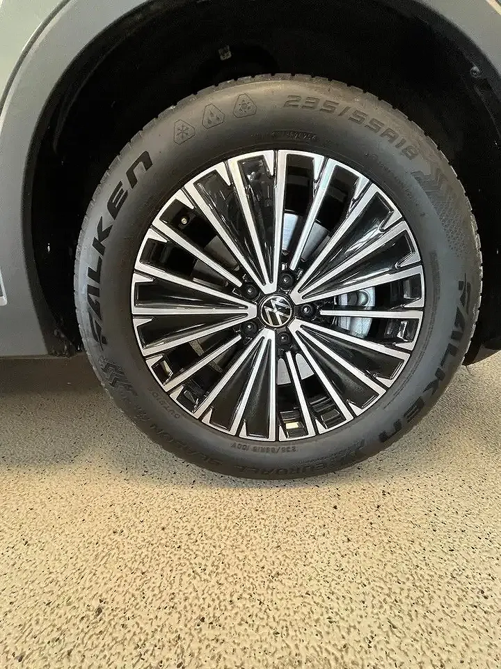 Volkswagen Tiguan - Thumbnail 9
