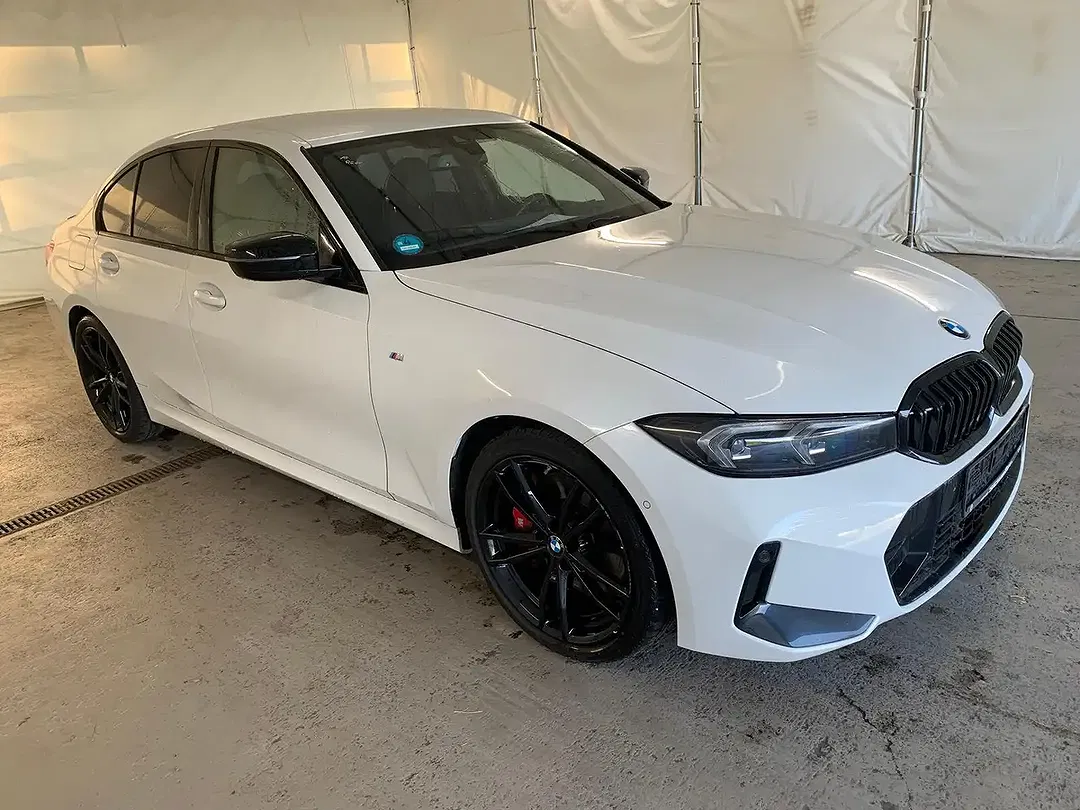 BMW 330 - Thumbnail 2