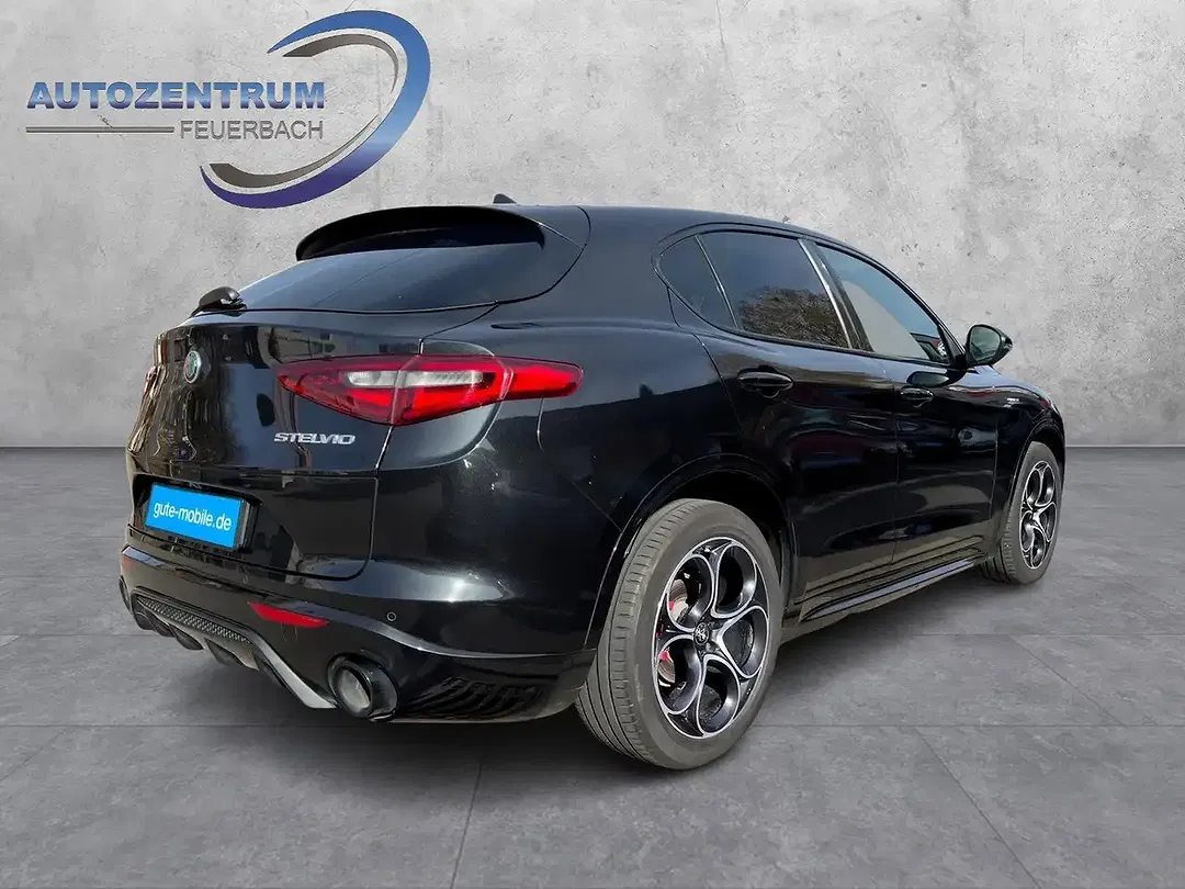 Alfa Romeo Stelvio - Thumbnail 3