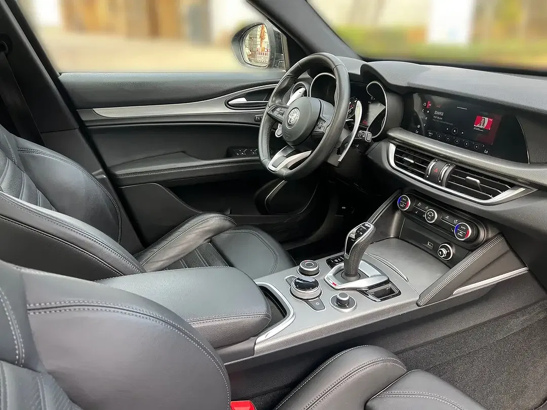 Alfa Romeo Stelvio - Thumbnail 5