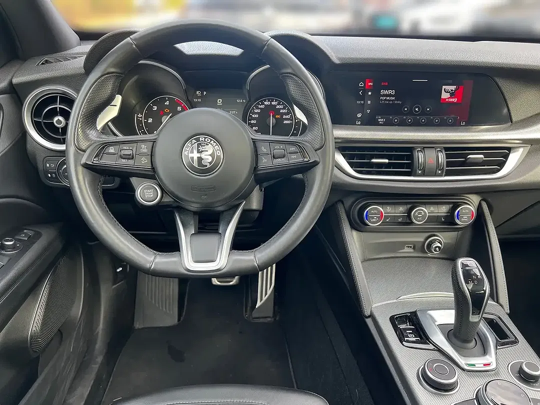 Alfa Romeo Stelvio - Thumbnail 9