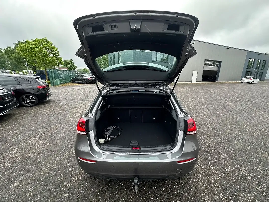 Mercedes-Benz A 250 - Thumbnail 3