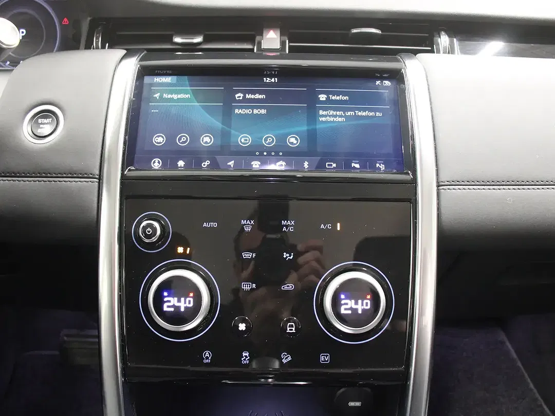 Land Rover Discovery Sport - Thumbnail 4