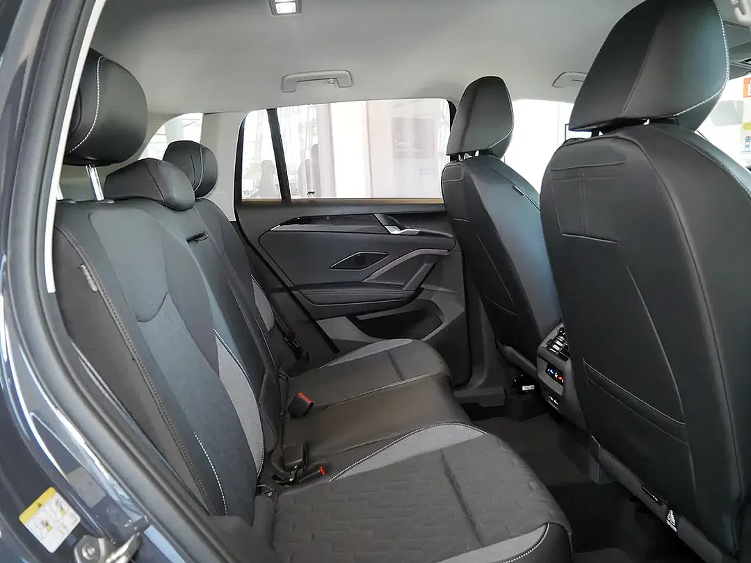 Volkswagen Tiguan - Thumbnail 9