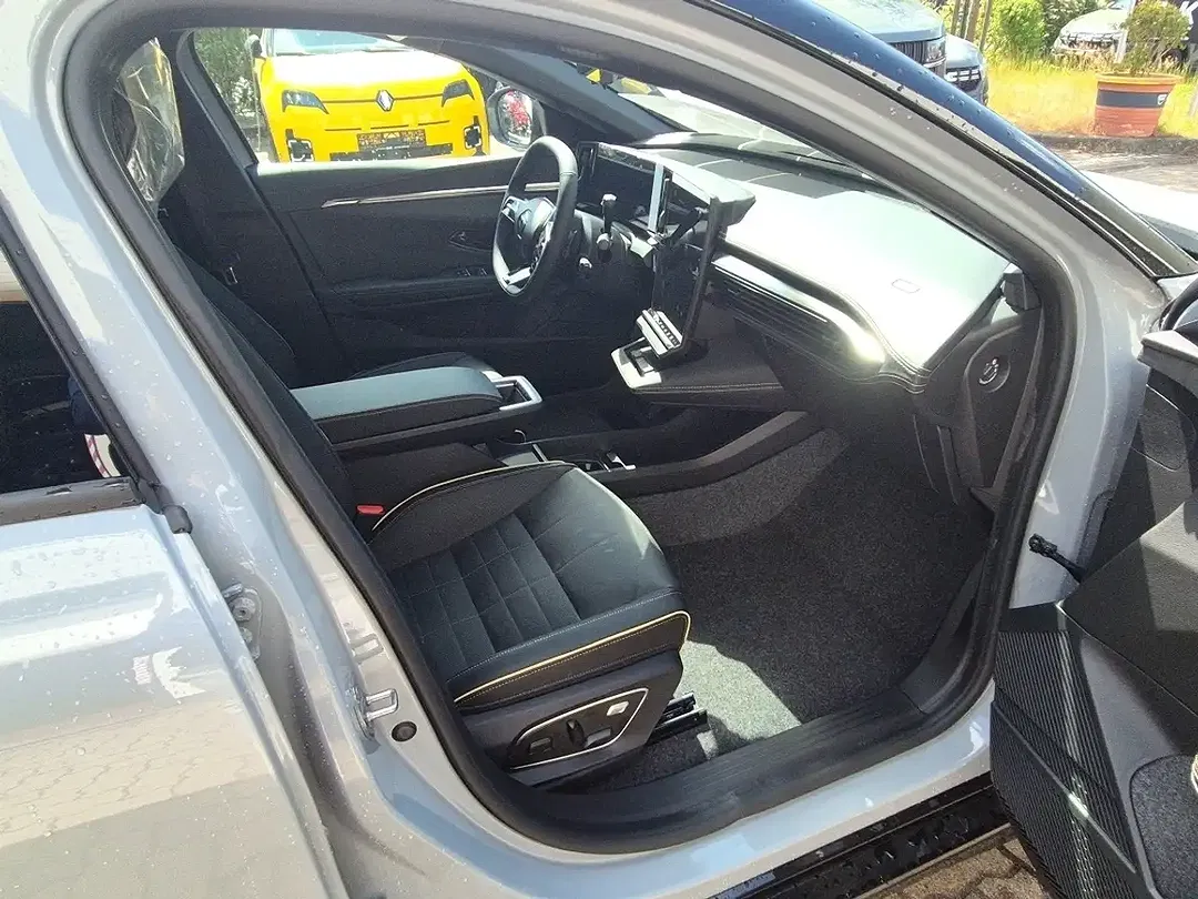 Renault Megane - Thumbnail 11