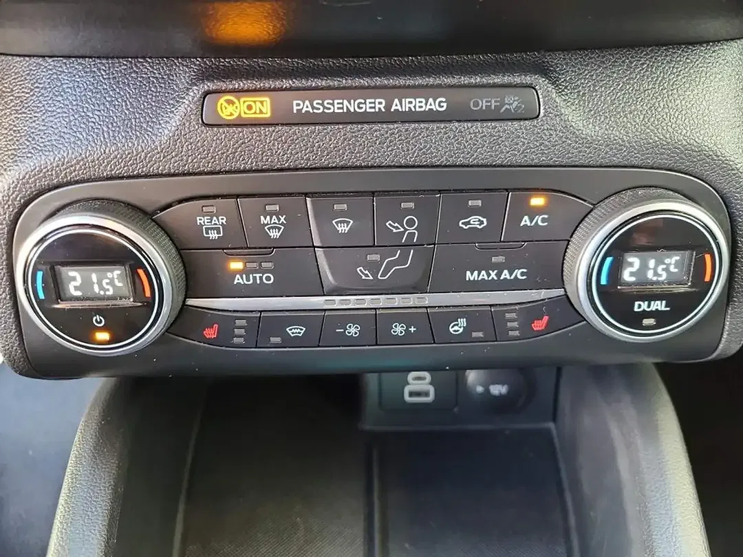 Ford Focus - Thumbnail 15