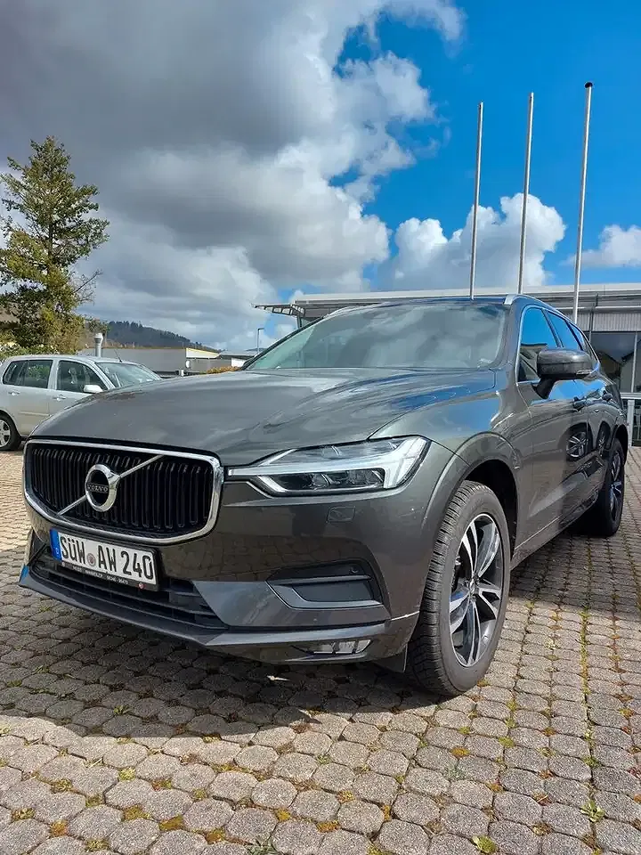 Volvo XC60 Momentum Pro - foto 1