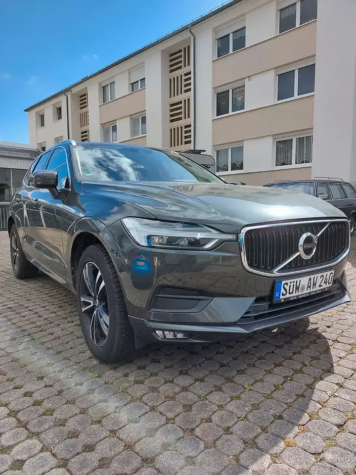 Volvo XC60 - Thumbnail 3