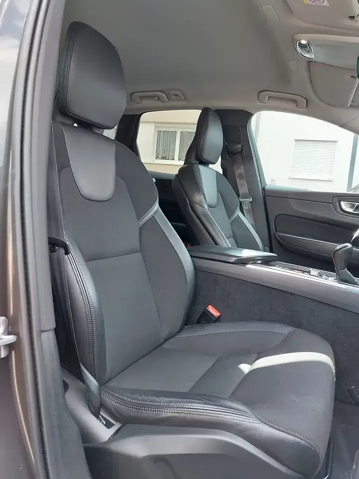 Volvo XC60 - Thumbnail 8