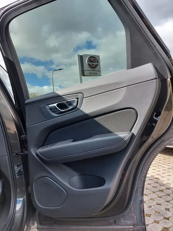 Volvo XC60 - Thumbnail 9