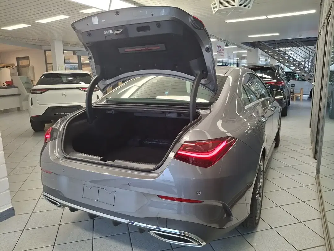 Mercedes-Benz CLA 180 - Thumbnail 3