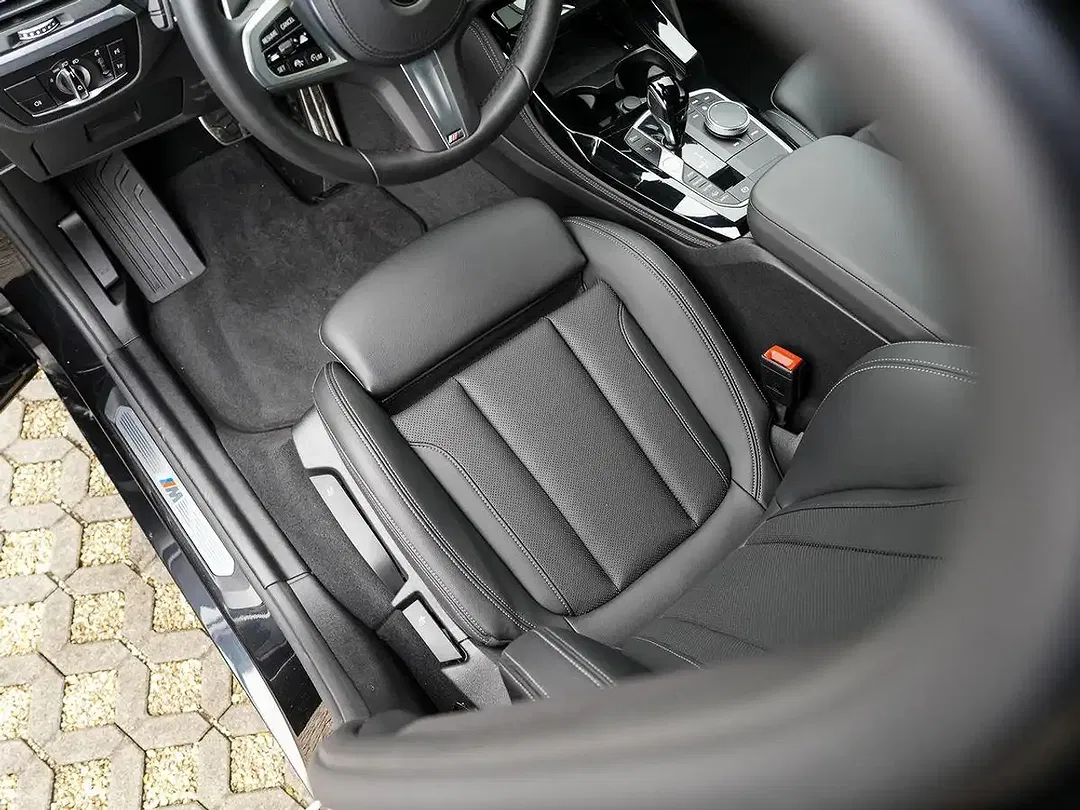 BMW X4 - Thumbnail 9
