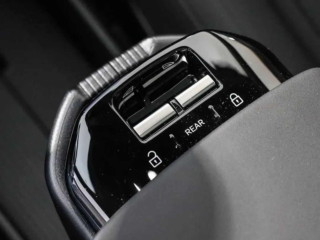 Volvo EX30 - Thumbnail 14