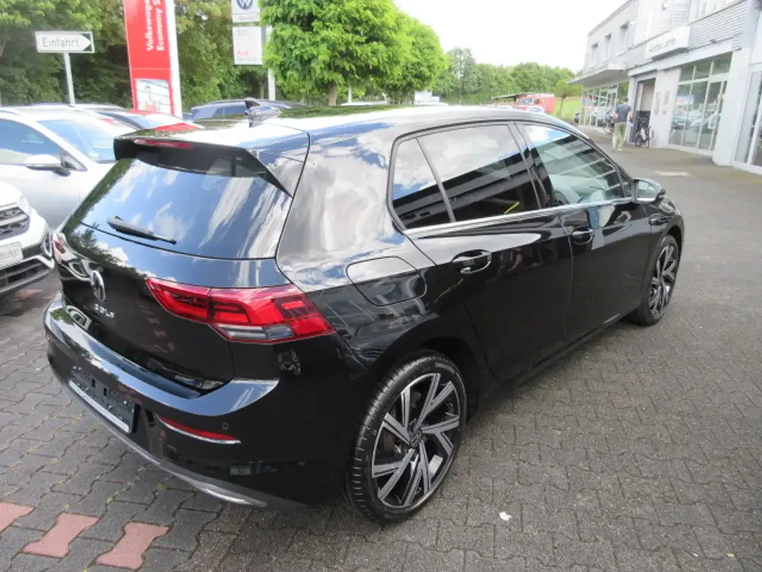 Volkswagen Golf - Thumbnail 2