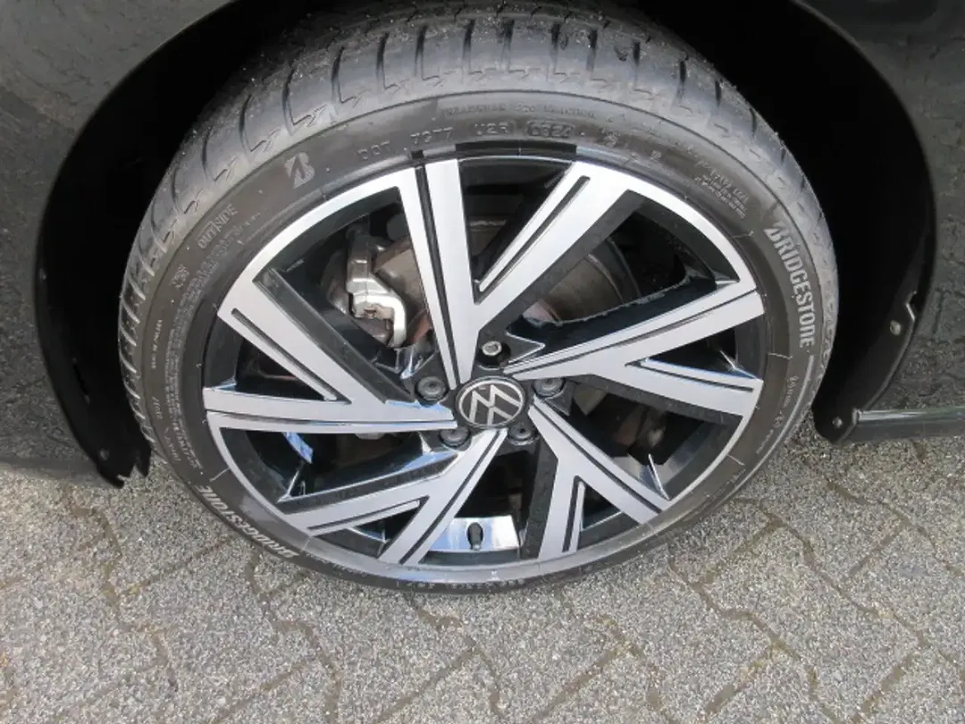 Volkswagen Golf - Thumbnail 5