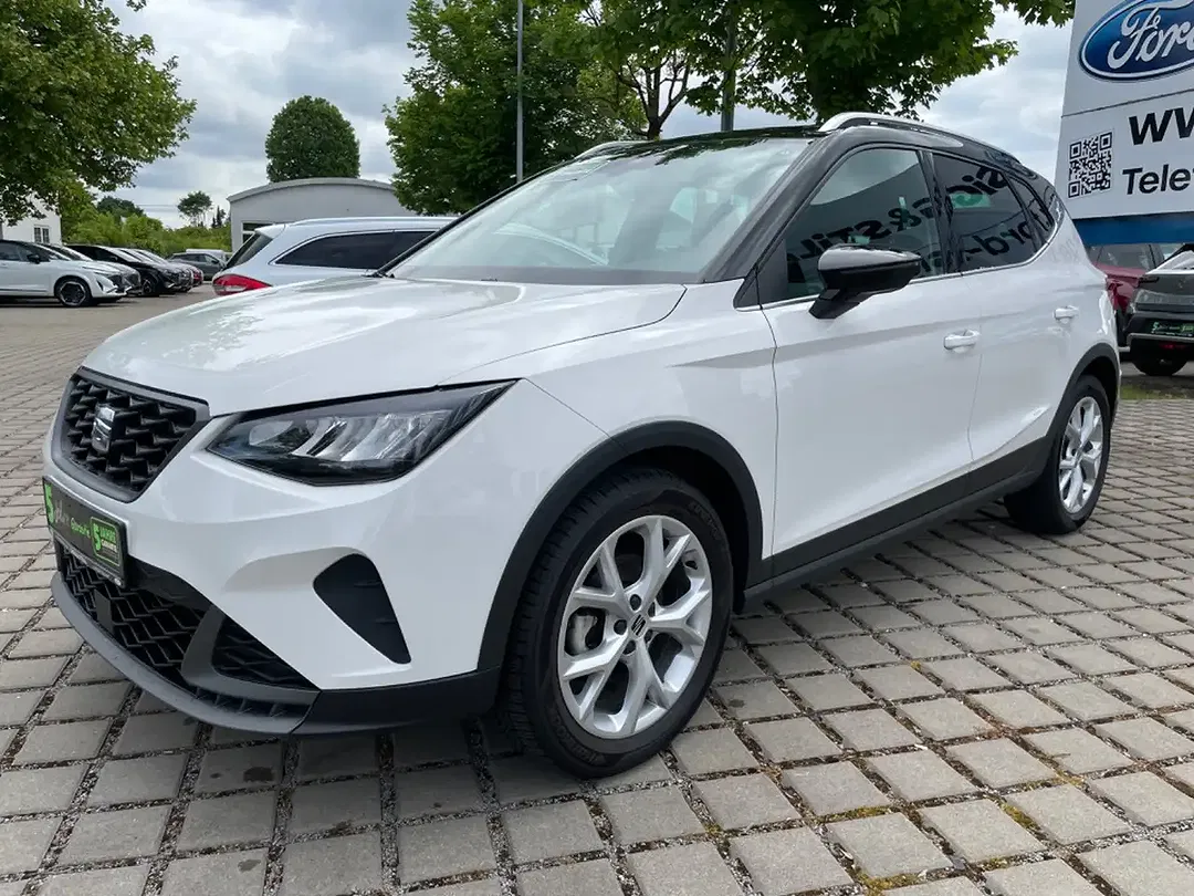 SEAT Arona - Thumbnail 3