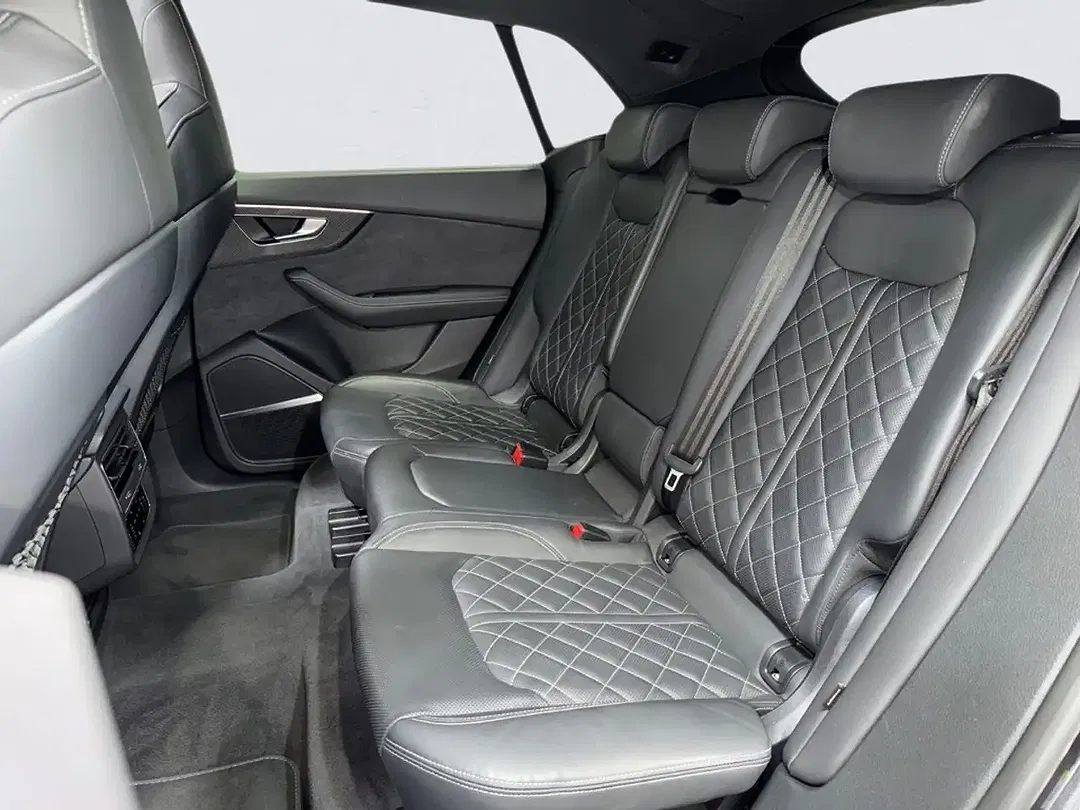 Audi SQ8 - Thumbnail 11