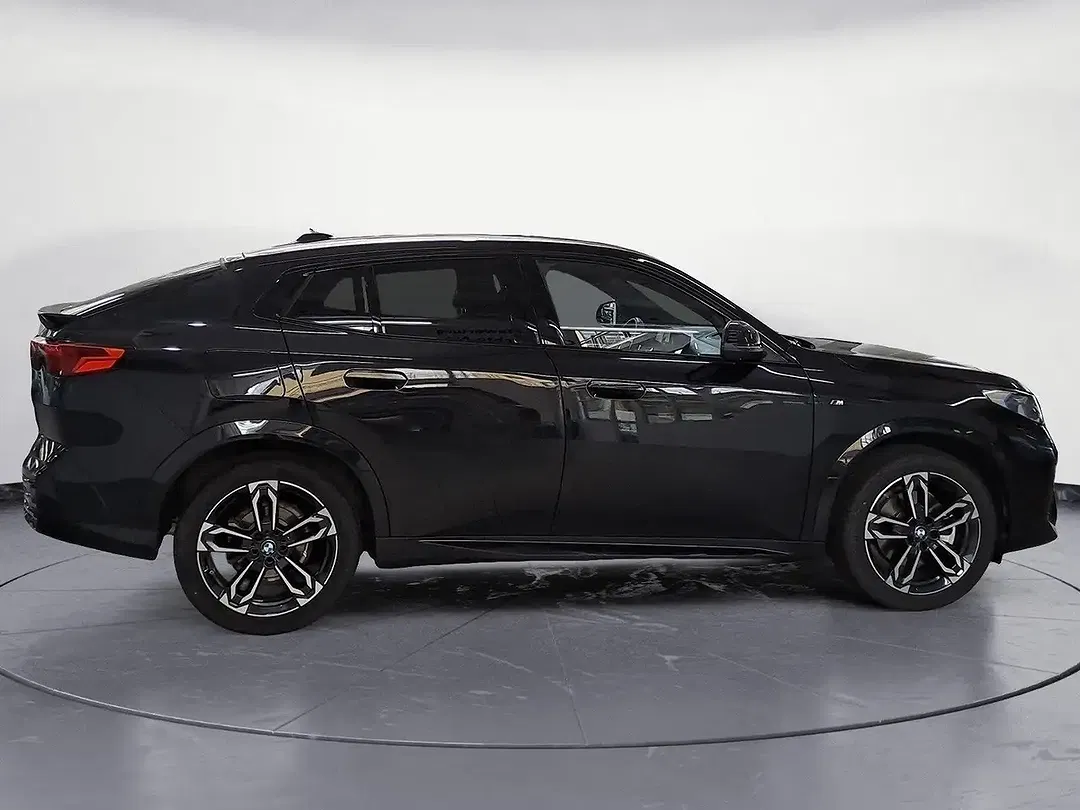 BMW X2 - Thumbnail 5