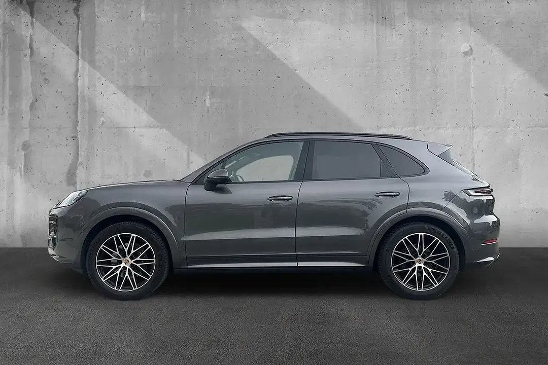 Porsche Cayenne - Thumbnail 2