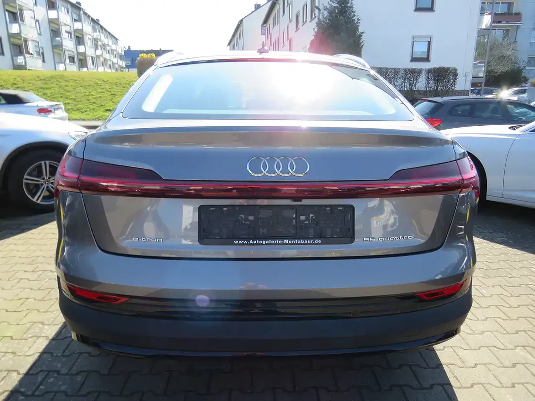 Audi e-tron - Thumbnail 5