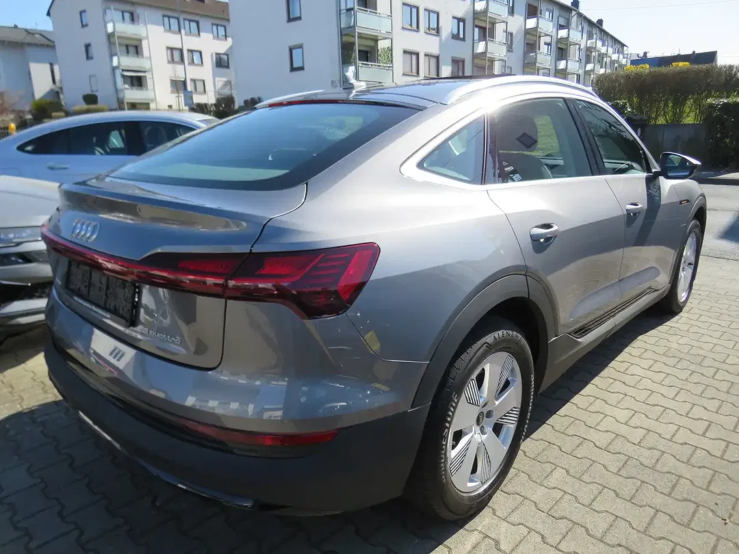 Audi e-tron - Thumbnail 6