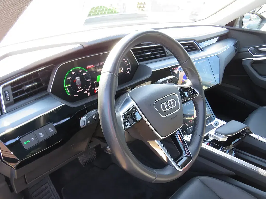 Audi e-tron - Thumbnail 8